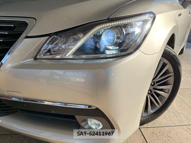 Toyota CROWN SEDAN 2013-09 6903717-13