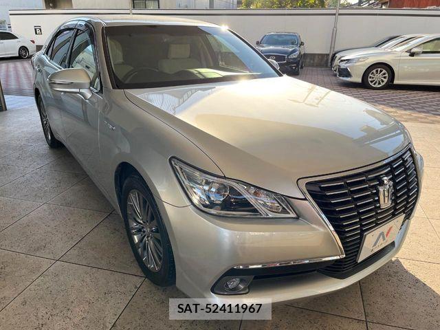 Toyota CROWN SEDAN 2013-09 6903717-16