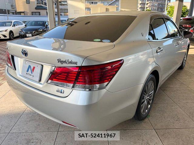 Toyota CROWN SEDAN 2013-09 6903717-17