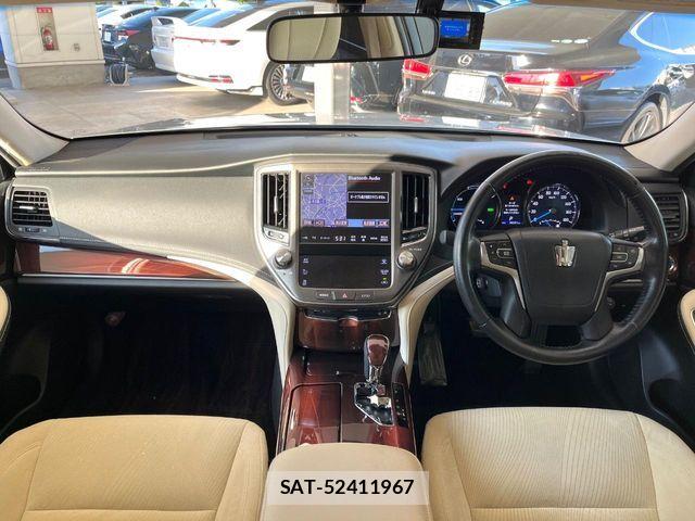 Toyota CROWN SEDAN 2013-09 6903717-1