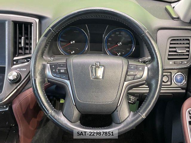 Toyota CROWN SEDAN 2013-07 6903719-10