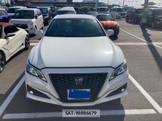 Toyota CROWN SEDAN 2018-11 6903712-1