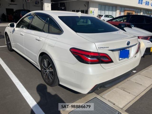Toyota CROWN SEDAN 2018-11 6903712-3