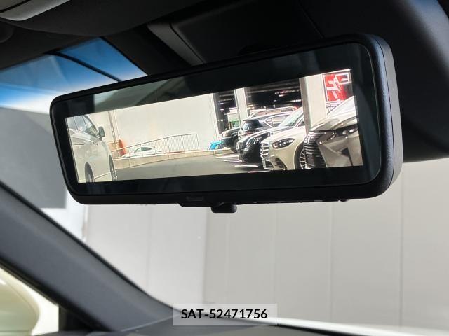 Toyota CROWN SEDAN 2019-03 6903685-10