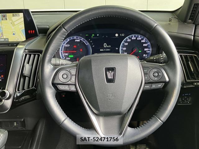 Toyota CROWN SEDAN 2019-03 6903685-11