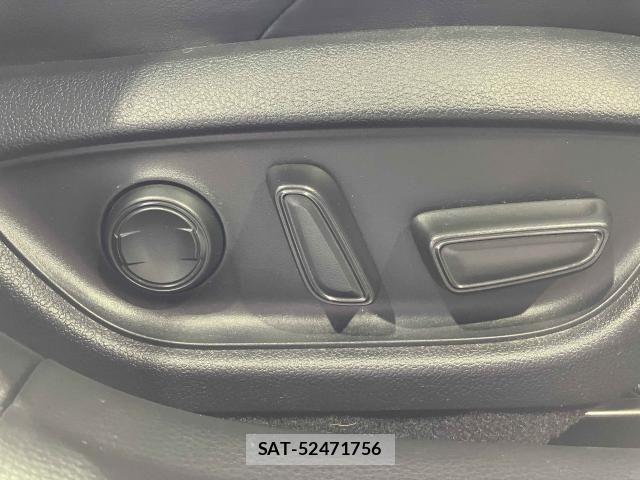 Toyota CROWN SEDAN 2019-03 6903685-16