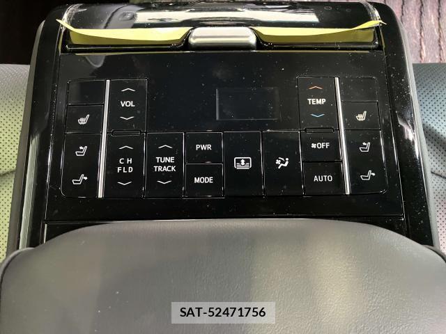 Toyota CROWN SEDAN 2019-03 6903685-18