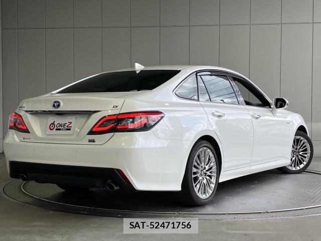 Toyota CROWN SEDAN 2019-03 6903685-1