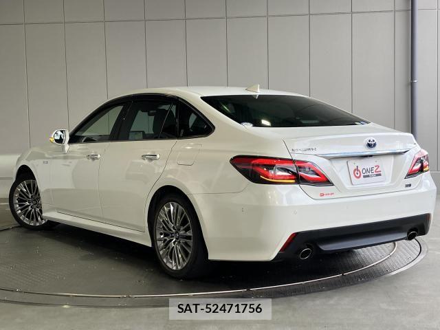 Toyota CROWN SEDAN 2019-03 6903685-26