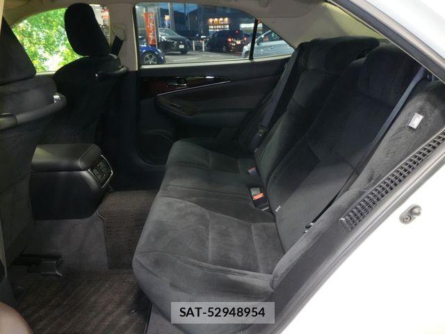 Toyota CROWN SEDAN 2016-06 6992787-27