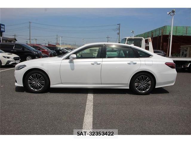 Toyota CROWN SEDAN 2021-03 6992776-10