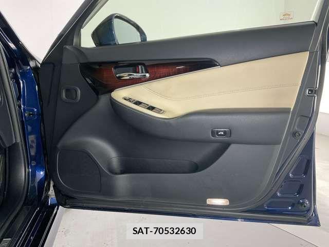 Toyota CROWN SEDAN 2018-03 6992788-12