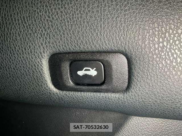 Toyota CROWN SEDAN 2018-03 6992788-14