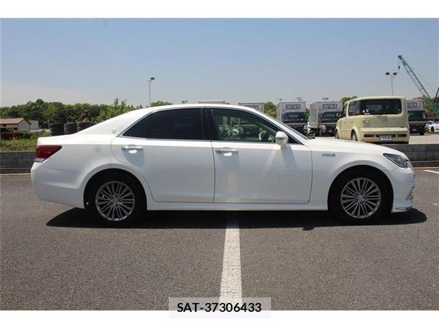 Toyota CROWN SEDAN 2016-01 6992780-8