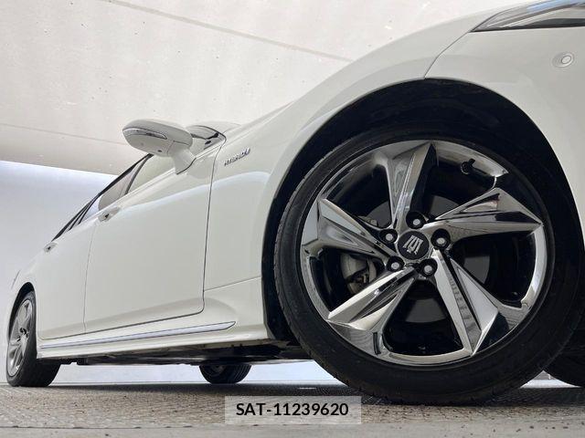 Toyota CROWN SEDAN 2019-04 6992765-12