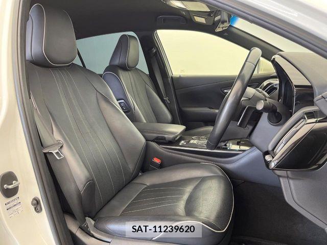 Toyota CROWN SEDAN 2019-04 6992765-2