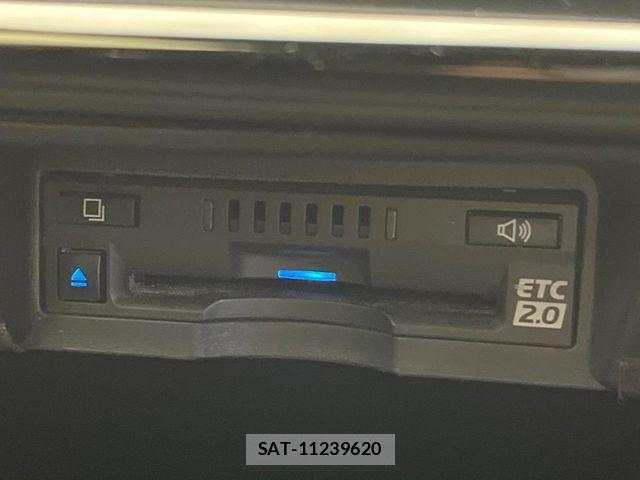 Toyota CROWN SEDAN 2019-04 6992765-6