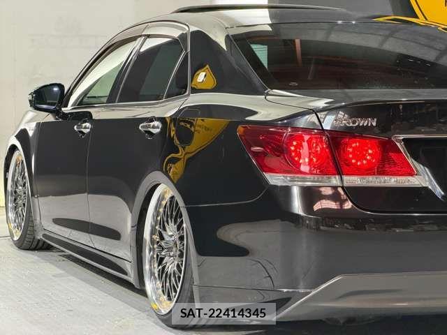 Toyota CROWN SEDAN 2013-07 6992781-2