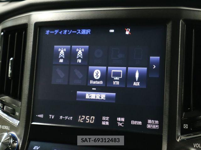 Toyota CROWN SEDAN 2017-06 6992768-15