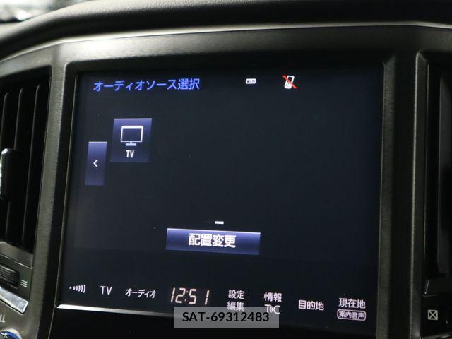 Toyota CROWN SEDAN 2017-06 6992768-16