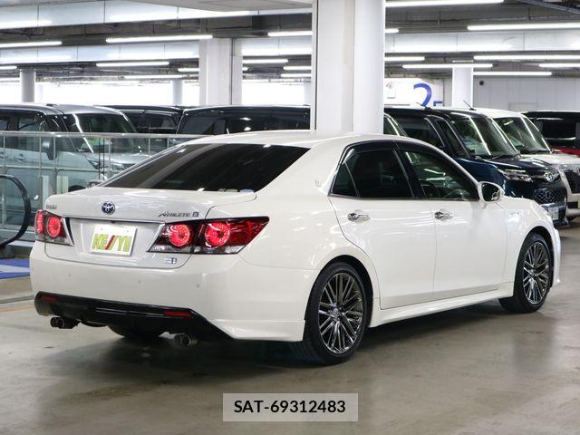 Toyota CROWN SEDAN 2017-06 6992768-1