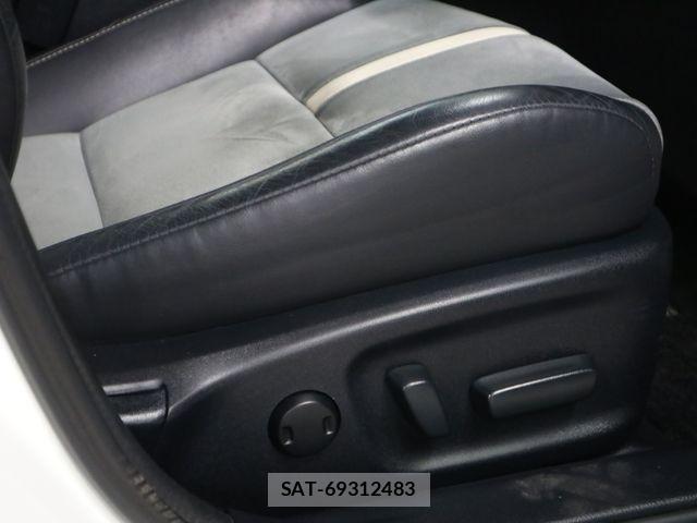 Toyota CROWN SEDAN 2017-06 6992768-26