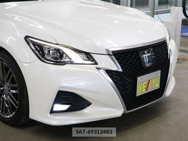 Toyota CROWN SEDAN 2017-06 6992768-27