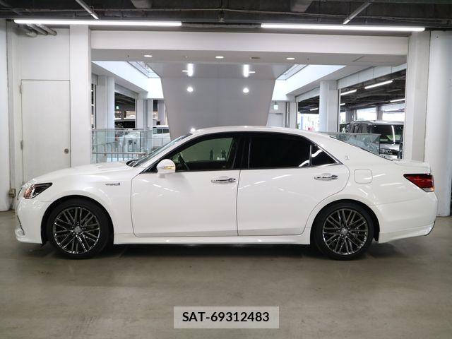Toyota CROWN SEDAN 2017-06 6992768-8