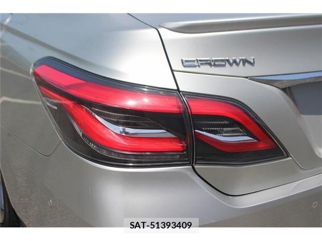 Toyota CROWN SEDAN 2019-04 6992778-19