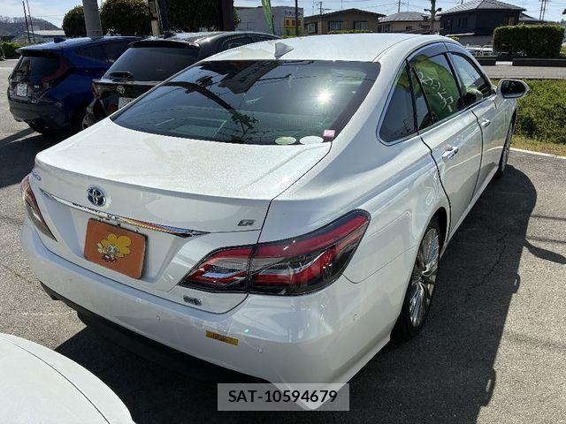 Toyota CROWN SEDAN 2019-03 7020260-1