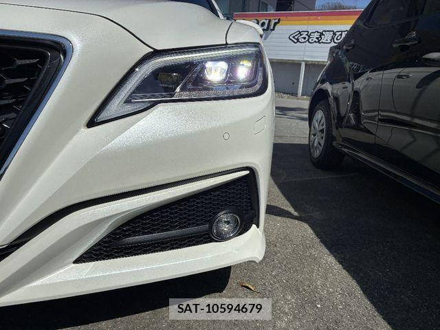 Toyota CROWN SEDAN 2019-03 7020260-23
