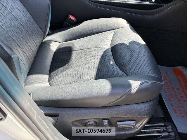 Toyota CROWN SEDAN 2019-03 7020260-4