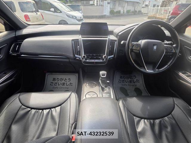 Toyota CROWN SEDAN 2019-07 7020264-15
