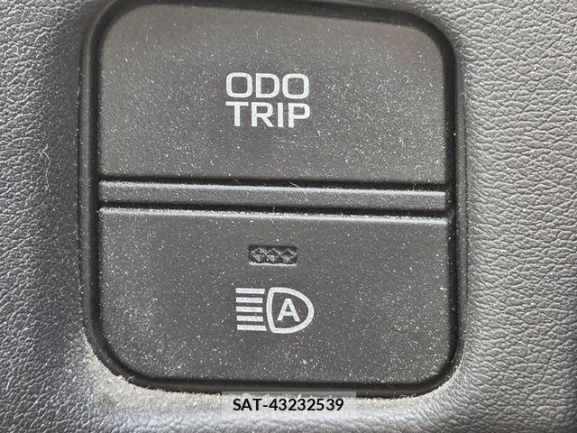 Toyota CROWN SEDAN 2019-07 7020264-25