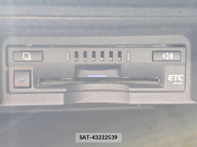 Toyota CROWN SEDAN 2019-07 7020264-27
