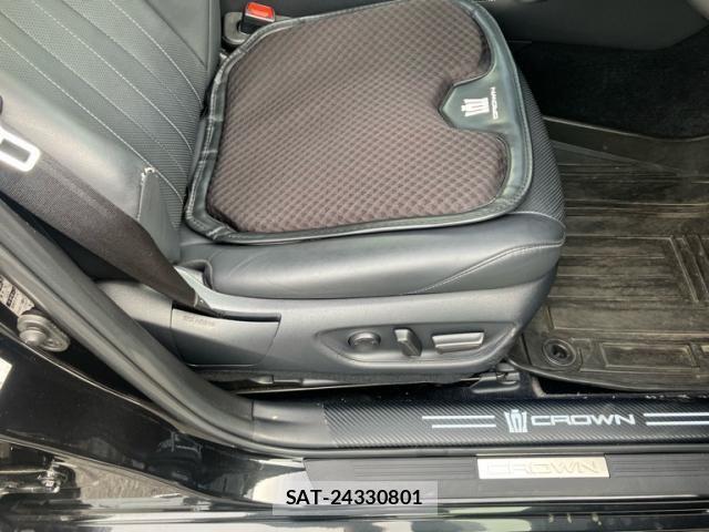 Toyota CROWN SEDAN 2022-01 7020257-10