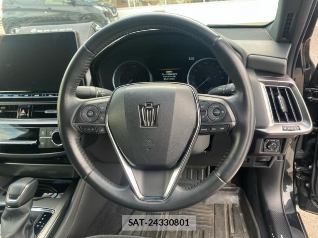 Toyota CROWN SEDAN 2022-01 7020257-13
