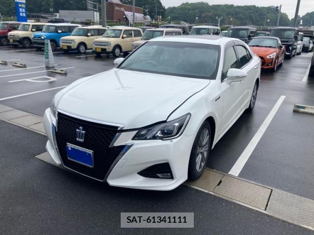 Toyota CROWN SEDAN 2016-08 7020262-1