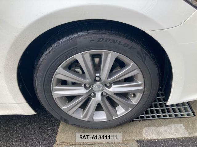 Toyota CROWN SEDAN 2016-08 7020262-3