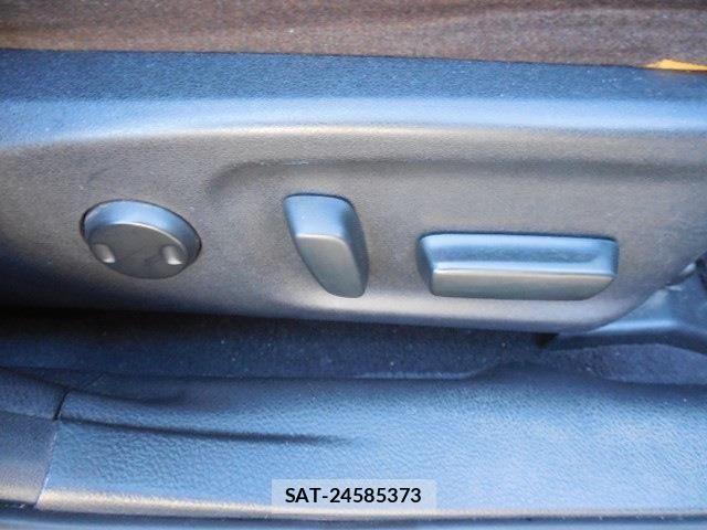 Toyota CROWN SEDAN 2013-06 7020267-15