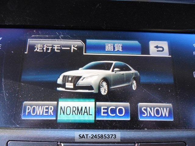 Toyota CROWN SEDAN 2013-06 7020267-24