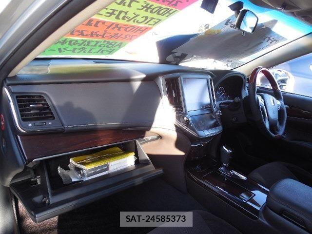 Toyota CROWN SEDAN 2013-06 7020267-6
