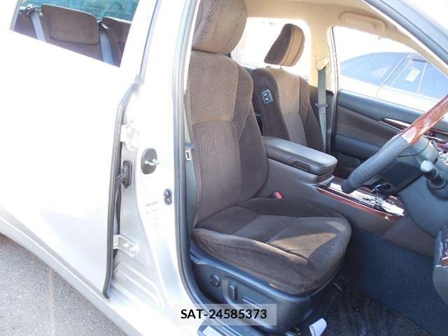 Toyota CROWN SEDAN 2013-06 7020267-7