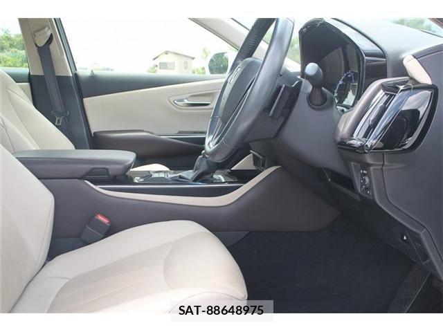 Toyota CROWN SEDAN 2018-06 7058063-24