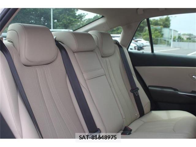 Toyota CROWN SEDAN 2018-06 7058063-27