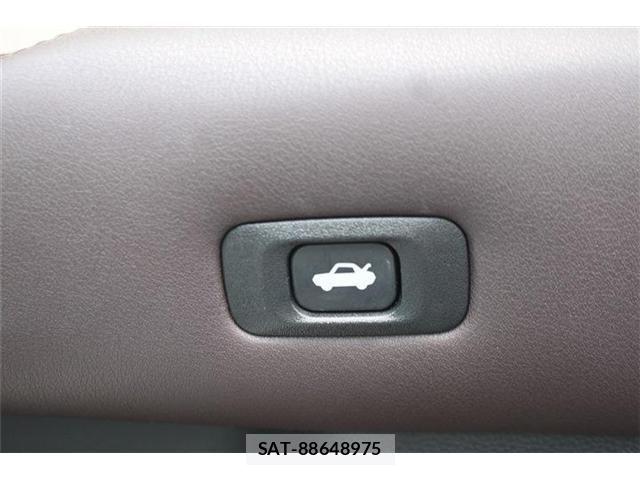 Toyota CROWN SEDAN 2018-06 7058063-3