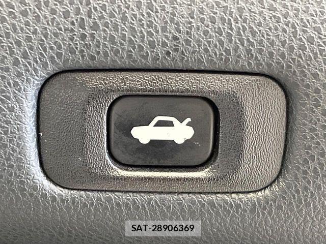 Toyota CROWN SEDAN 2015-11 7058073-8