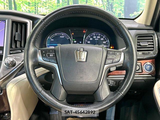 Toyota CROWN SEDAN 2013-03 7058070-10