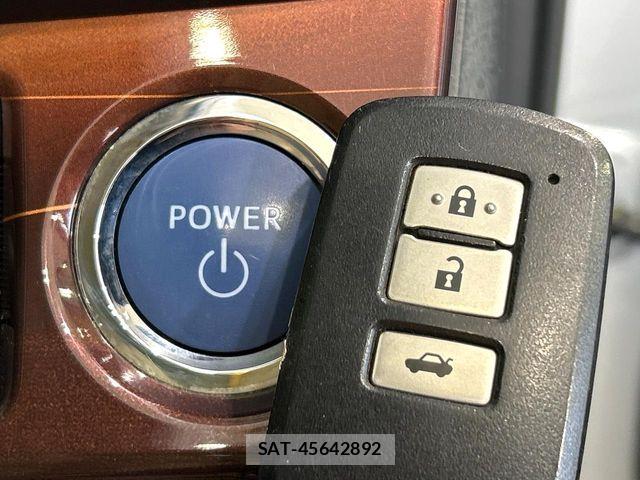 Toyota CROWN SEDAN 2013-03 7058070-6