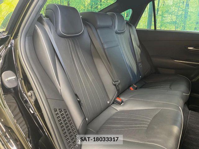 Toyota CROWN SEDAN 2018-09 7058059-9
